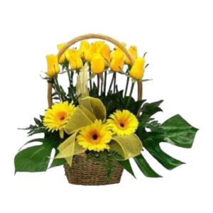 CANASTA UN LADO,12 ROSAS Y GERBERA  AMARILLA
