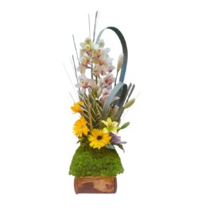 RAMO DE FLORES CON ORQUIDEA Y TAPIZADO EN PINÓQUIO