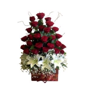 RAMO DE FLORES POR 25 ROSAS ROJAS Y LIRIOS